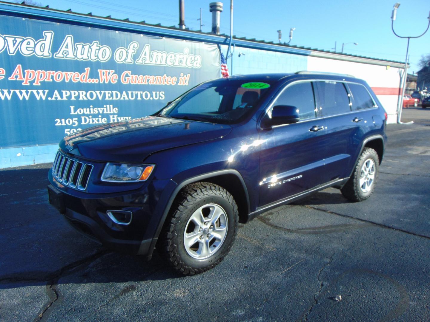 2014 Blue Jeep Grand Cherokee (1C4RJFAG5EC) with an V6 Flex Fuel 3.6 Liter engine, Automatic, 8-Spd transmission, located at 2105 Dixie Hwy, Louisville, KY, 40210, (502) 772-3333, 38.220932, -85.795441 - Photo#3